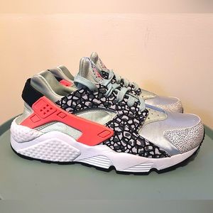 Nike Air Huarache Run Premium in Pure Platinum